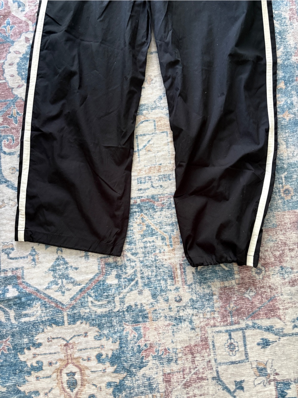 GAP Viral Side Stripe Elastic Waist Barrel Pants in Black, Small - Picture 8 of 14